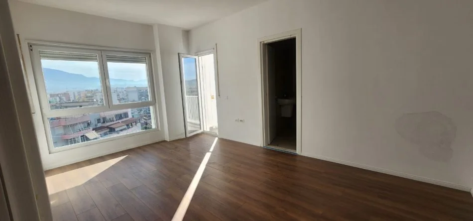 Tirane, shitet apartament 2+1+Ballkon Kati 10, 98 m² 255.000 € (tek Rruga e Barrikadave)