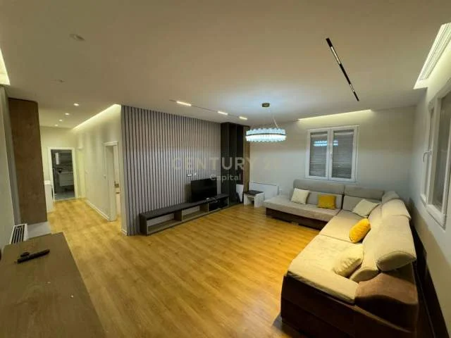 Tirane, jepet me qera apartament 2+1 Kati 2, 84 m² 650 Euro (Lucie Miloti)