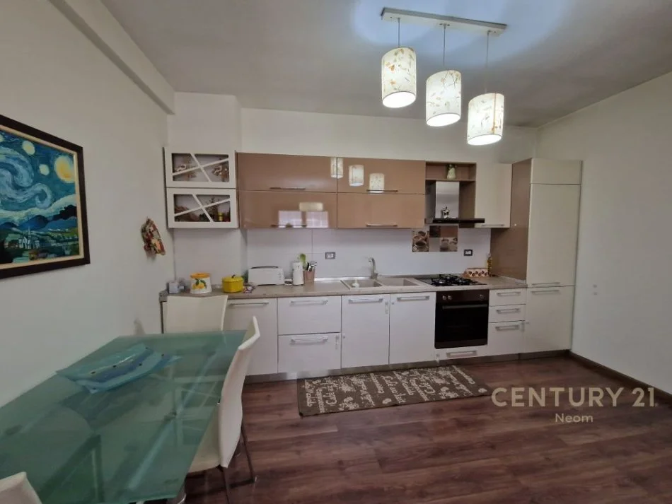 Tirane, shitet apartament 2+1 Kati 8, 88 m² 135.000 € (Rruga Gjergj Elez Alia)