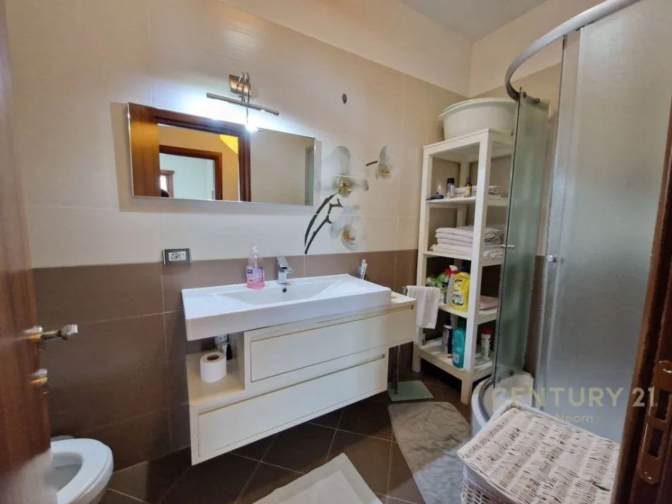 Tirane, shitet apartament 2+1 Kati 8, 88 m² 135.000 € (Rruga Gjergj Elez Alia)