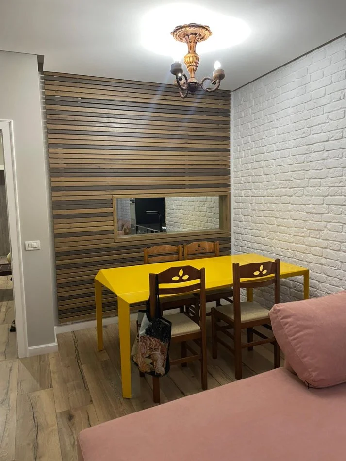 Tirane, jepet me qera apartament 2+1 Kati 3, 100 m² 600 € (Yzberisht)