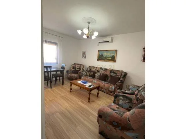 Tirane, jepet me qera apartament 2+1 Kati 5, 75 m² 400 Euro (Ish Stacioni i fundit i Tiranes se Re)