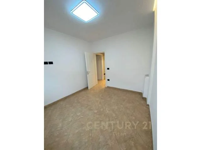 Tirane, jepet me qera apartament 2+1+BLK Kati 4, 69 m² 500 Euro (rruga e Durresit)