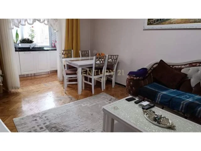 Tirane, jepet me qera apartament 2+1+BLK Kati 4, 72 m² 650 Euro (Myslym Shyri)