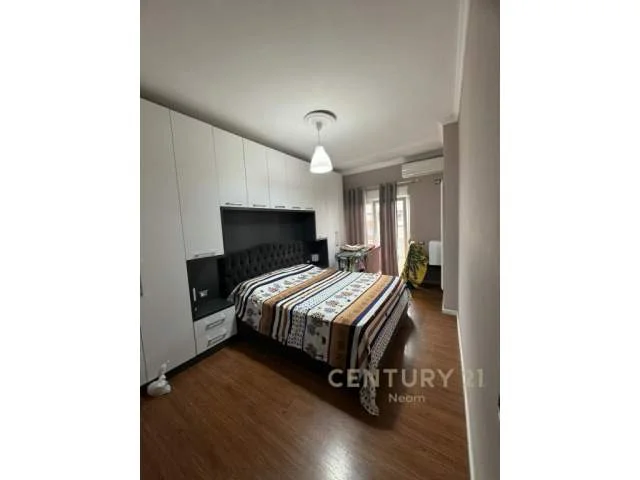 Tirane, jepet me qera apartament 1+1 Kati 4, 60 m² 450 Euro (Unaza e Re)