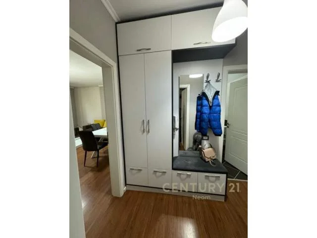 Tirane, jepet me qera apartament 1+1 Kati 4, 60 m² 450 Euro (Unaza e Re)