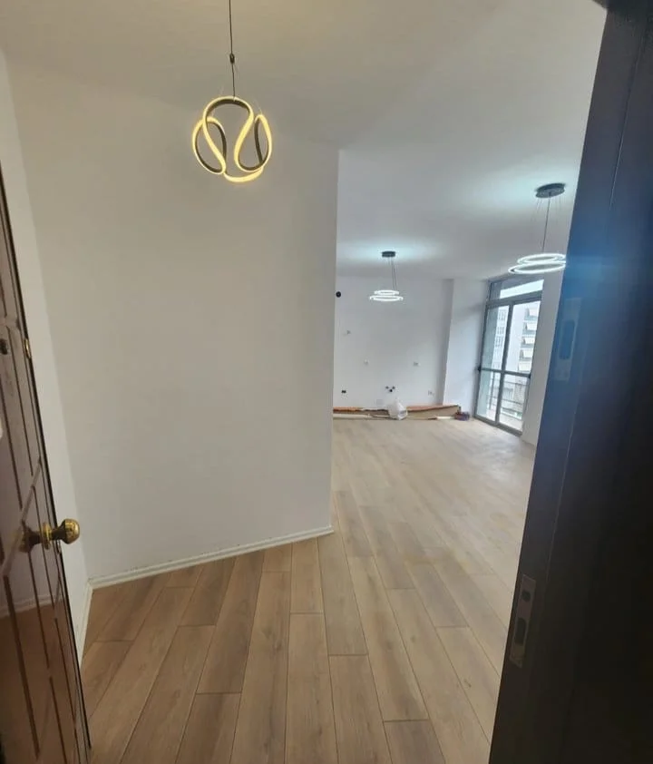 Tirane, shitet apartament 2+1+Ballkon Kati 6, 90 m² 225.000 € (Komuna Parisit)