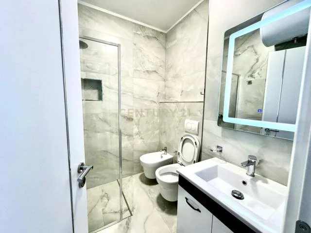 Tirane, jepet me qera apartament 2+1+BLK Kati 2, 120 m² 800 Euro (Kika 1, Komuna e Parisit)