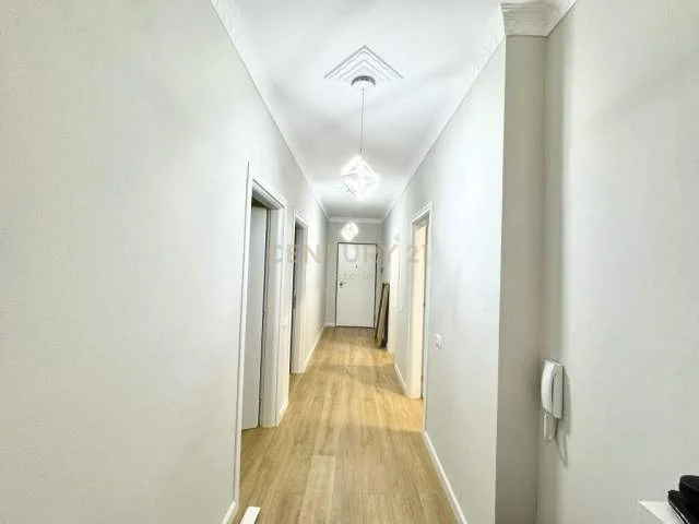 Tirane, jepet me qera apartament 2+1+BLK Kati 2, 120 m² 800 Euro (Kika 1, Komuna e Parisit)
