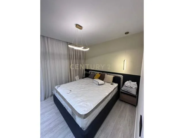 Tirane, jepet me qera apartament 1+1+BLK Kati 2, 80 m² 650 Euro