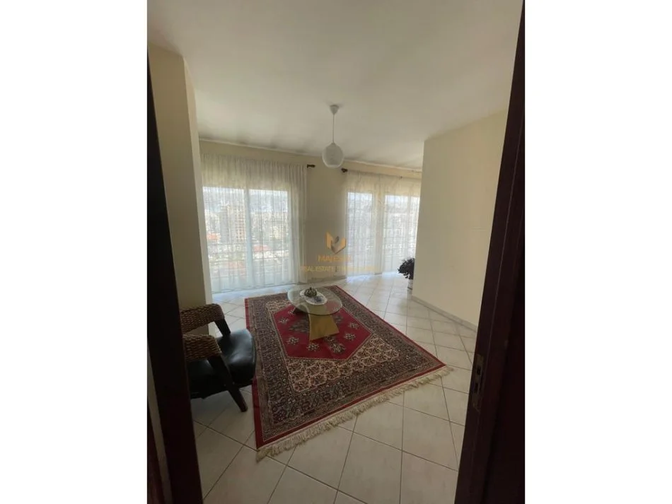 Tirane, jepet me qera apartament 2+1+Aneks+Ballkon Kati 8, 100 m² 850 € (ish sheshi shqiponja)