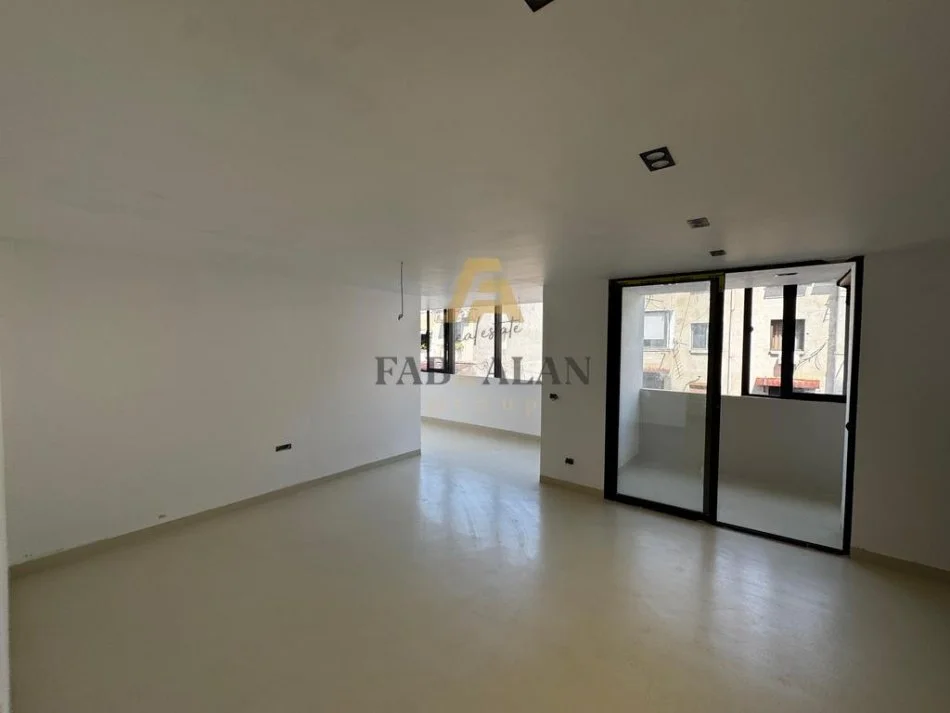 Tirane, shitet apartament duplex Dublex , 150 m² 187.500 € (Komisariati nr 4)