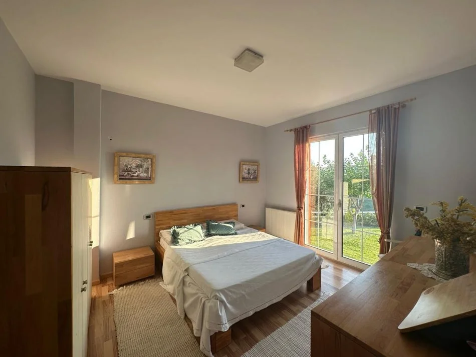 Tirane, shitet apartament 2 Katshe , 140 m² 350.000 € (lunder)