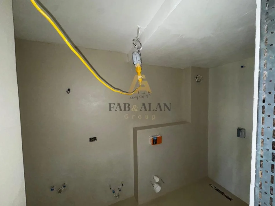 Tirane, shitet apartament duplex Dublex , 150 m² 187.500 € (Komisariati nr 4)