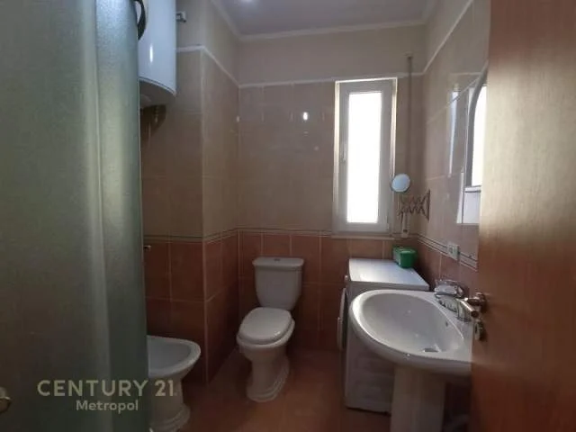 Tirane, jepet me qera apartament 2+1+BLK Kati 4, 85 m² 700 Euro (Kopshti Zoologjik)