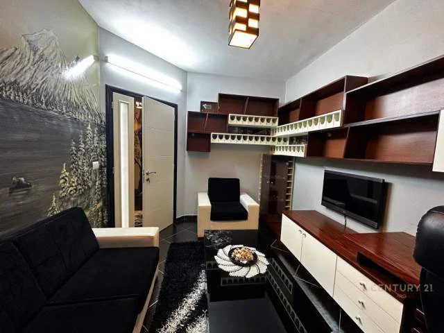 Tirane, jepet me qera 107 m² 750 Euro