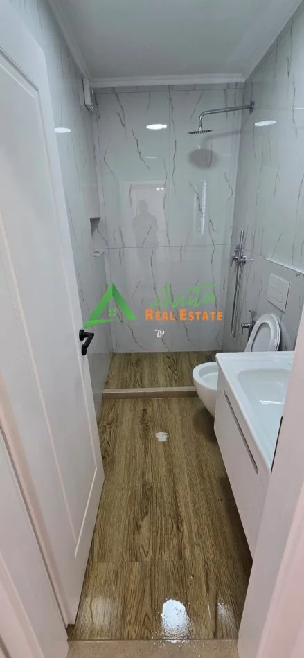 Tirane, jepet me qera apartament 2+1 Kati 4, 64 m² 169.000 € (Rr. E Kavajes)