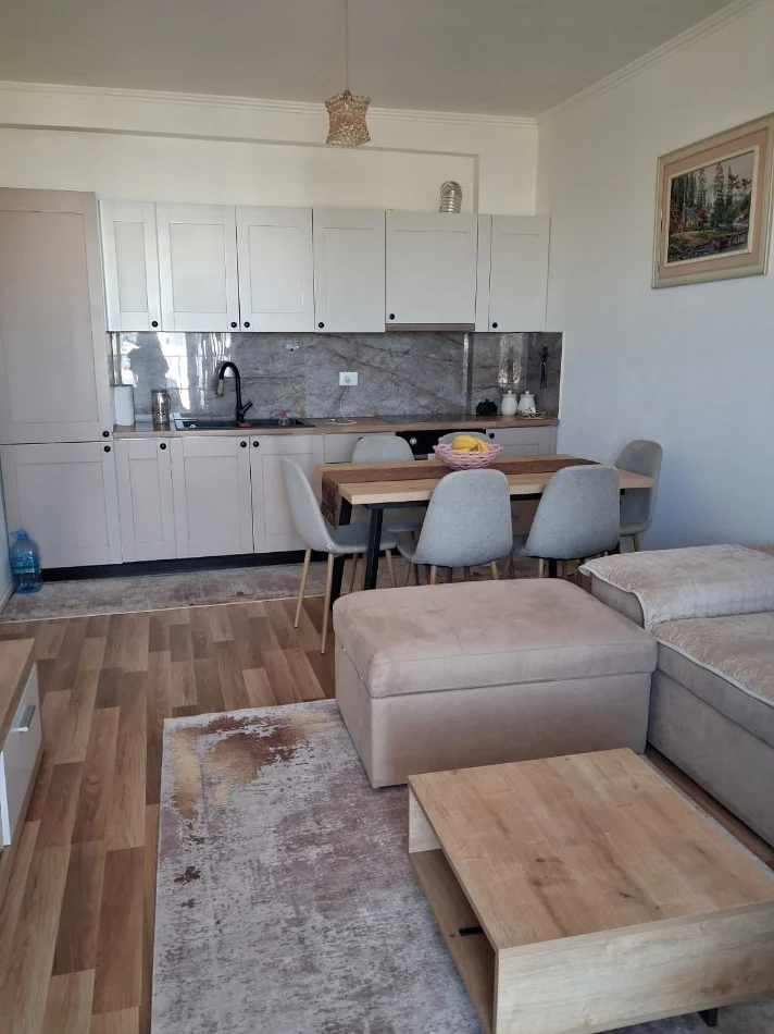 jepet me qera 1+1+Ballkon Kati 4, 70 m² 38.000 leke