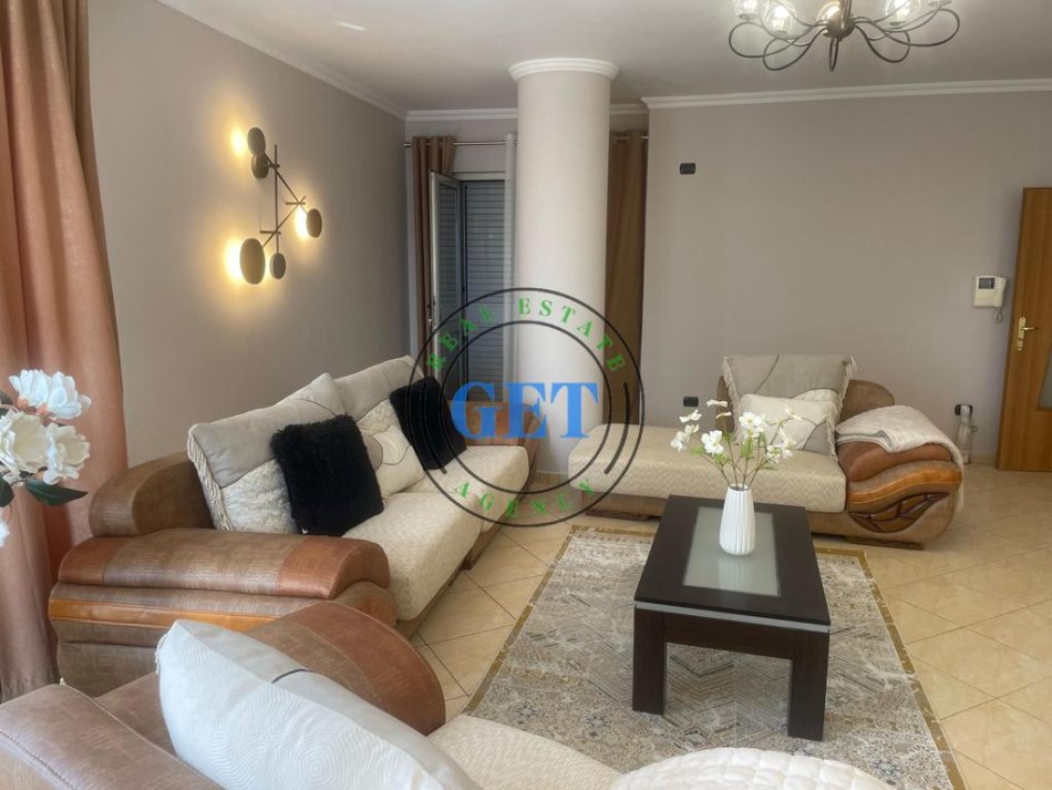 Durres, jepet me qera apartament 2+1+Ballkon Kati 6, 140 m² 1.200 € (Qender)