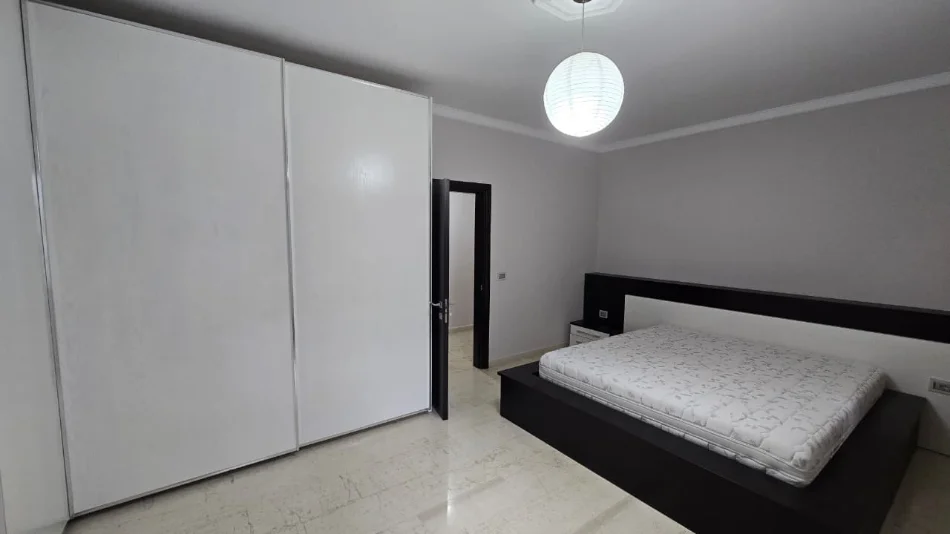 Tirane, shitet apartament 2+1 Kati 2, 105 m² 210.000 € (Liqeni i Thate)