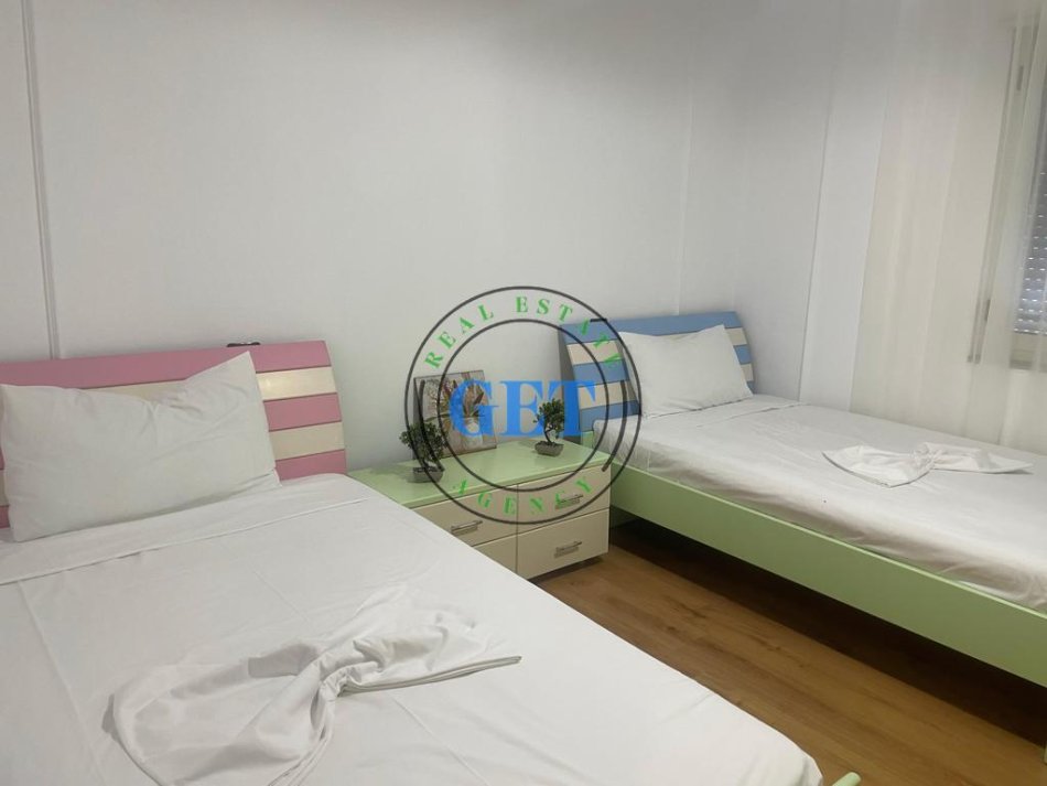 Durres, jepet me qera apartament 2+1+Ballkon Kati 6, 140 m² 1.200 € (Qender)