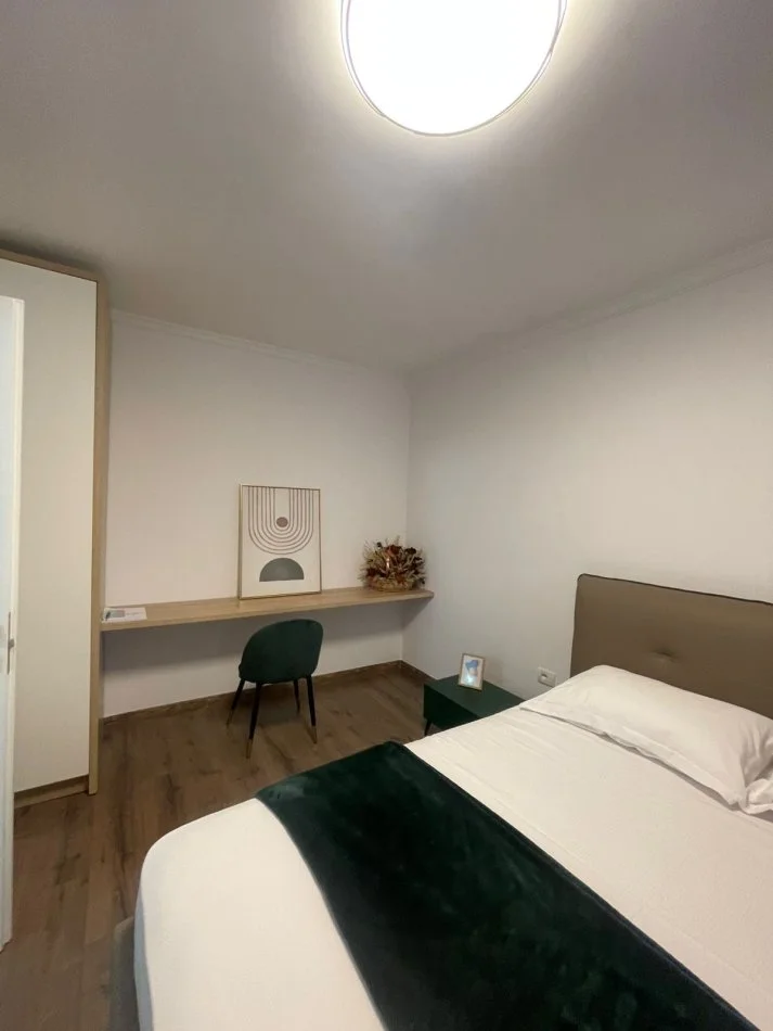 Tirane, jepet me qera apartament 1+1 Kati 2, 60 m² 600 € (21 Dhjetori)