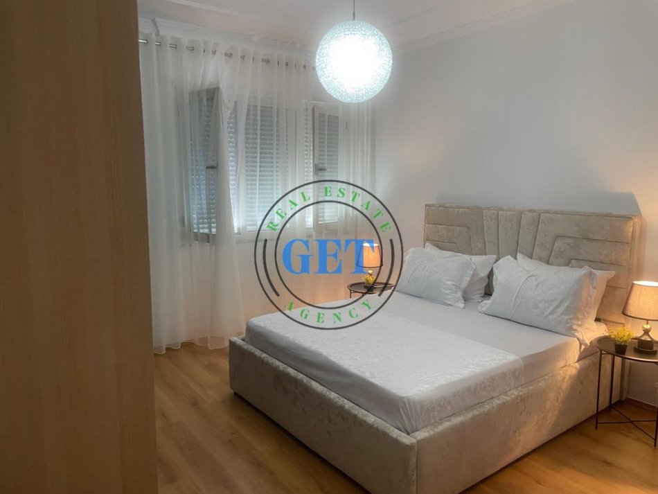 Durres, jepet me qera apartament 2+1+Ballkon Kati 6, 140 m² 1.200 € (Qender)