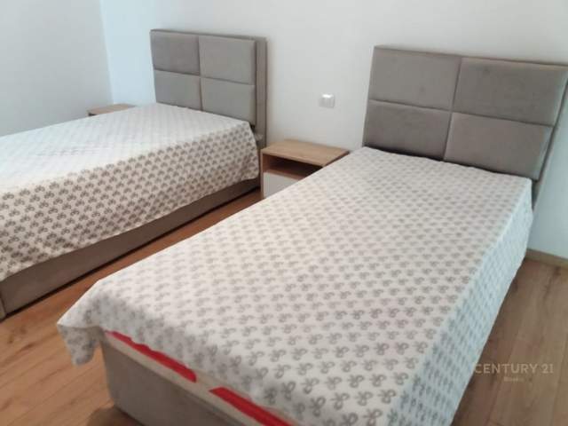 Tirane, jepet me qera apartament 2+1+BLK Kati 4, 105 m² 600 Euro (Rruga Don Bosko)