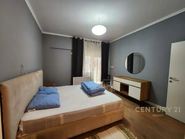 Tirane, jepet me qera apartament 2+1 Kati 1, 86 m² 650 Euro (Kopeshti Botanik)