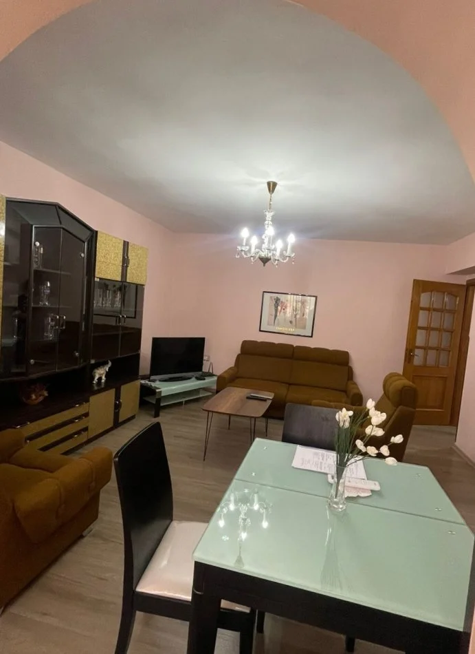 Tirane, jepet me qera apartament 1+1 Kati 4, 65 m² 450 € (Tefta Tashko Koco)
