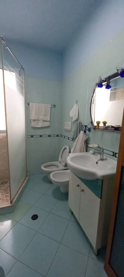 Tirane, shitet apartament 3+1+Ballkon Kati 5, 106 m² 17.000.000 € (Rruga Bardhyl)