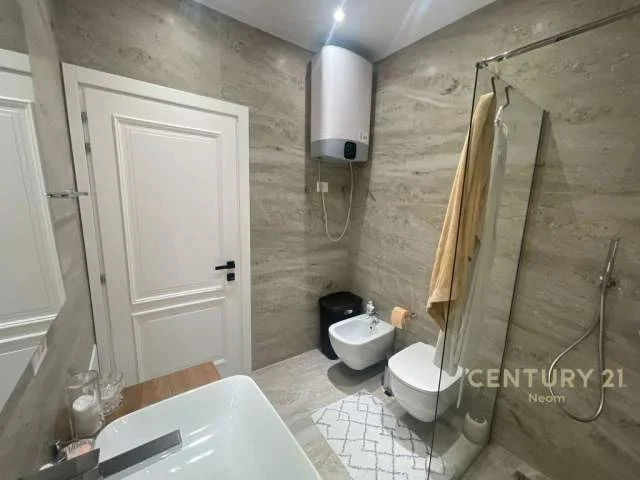 Tirane, jepet me qera apartament 1+1+BLK Kati 2, 86 m² 600 Euro (Liqeni i Thate)