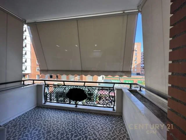Tirane, jepet me qera apartament 100 m² 1.000 Euro