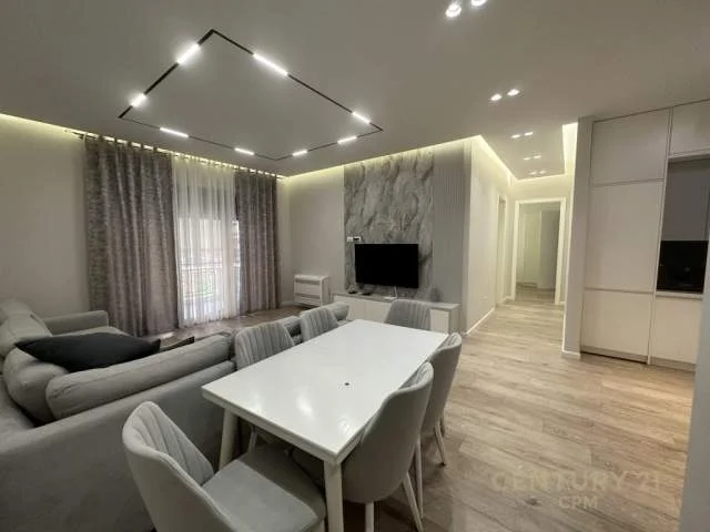 Tirane, jepet me qera apartament 100 m² 1.000 Euro (deliorgji)
