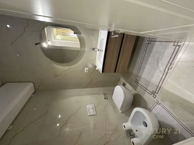 Tirane, jepet me qera apartament 100 m² 1.000 Euro (deliorgji)