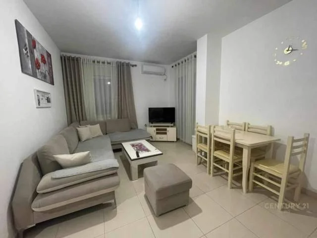 Tirane, jepet me qera apartament 2+1+BLK Kati 4, 80 m² 420 Euro (prane Restorant Fresku)