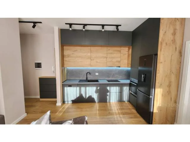 Tirane, jepet me qera apartament 2+1+BLK Kati 7, 107 m² 650 Euro (ish Fusha e Aviacionit)
