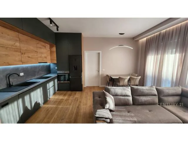 Tirane, jepet me qera apartament 2+1+BLK Kati 7, 107 m² 650 Euro (ish Fusha e Aviacionit)