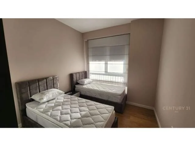 Tirane, jepet me qera apartament 2+1+BLK Kati 7, 107 m² 650 Euro (ish Fusha e Aviacionit)