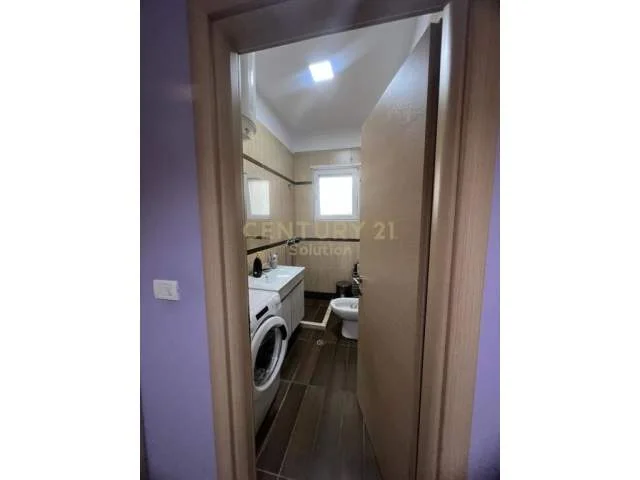 Tirane, jepet me qera apartament 1+1+BLK Kati 1, 64 m² 500 Euro (prane Kopshtit Botanik)
