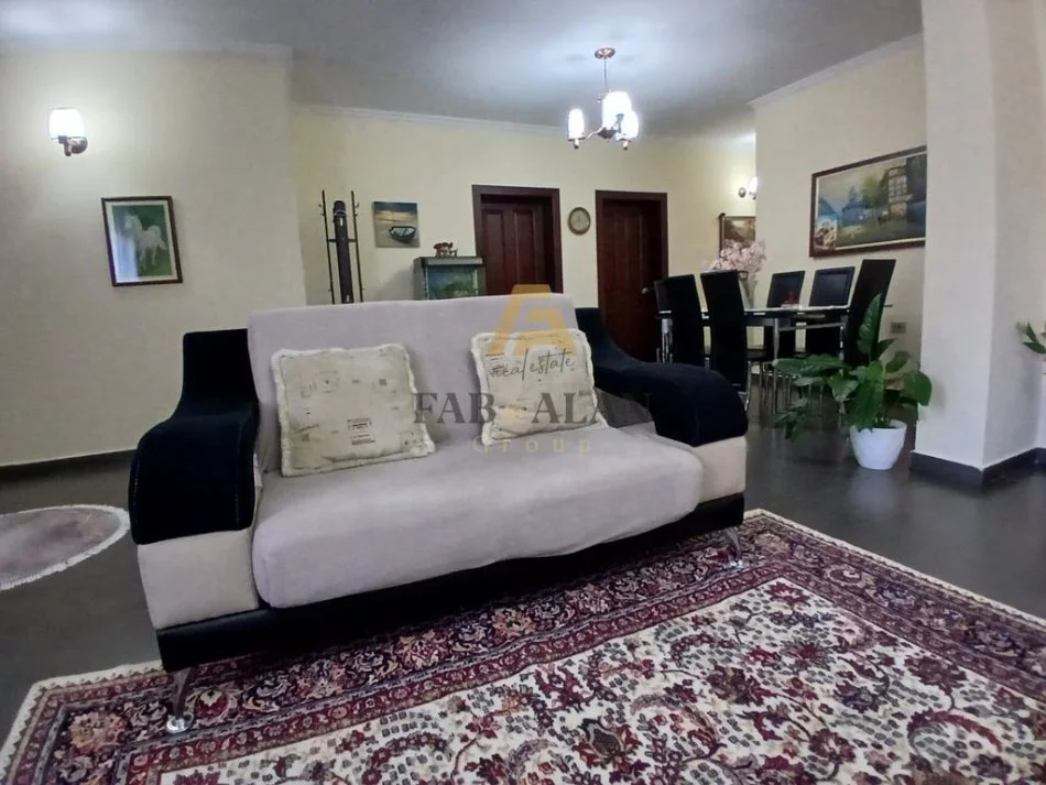 Tirane, jepet me qera apartament 2+1 Kati 2, 110 m² 550 € (Siri Kodra)