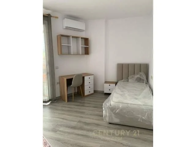 Tirane, jepet me qera 2+1+BLK 90 m² 500 Euro