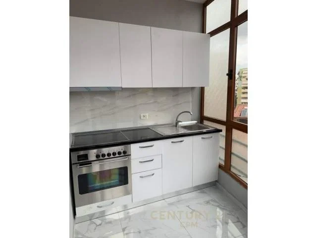 Tirane, jepet me qera 2+1+BLK 90 m² 500 Euro