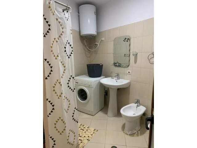 Tirane, jepet me qera 2+1+BLK 90 m² 500 Euro