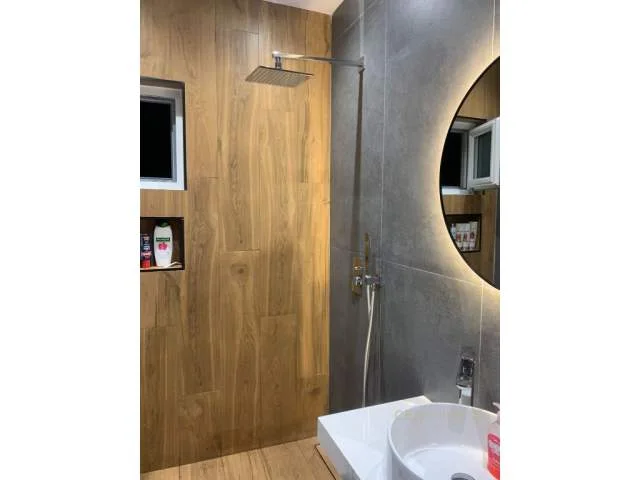 Tirane, jepet me qera apartament 2+1 82 m² 700 Euro