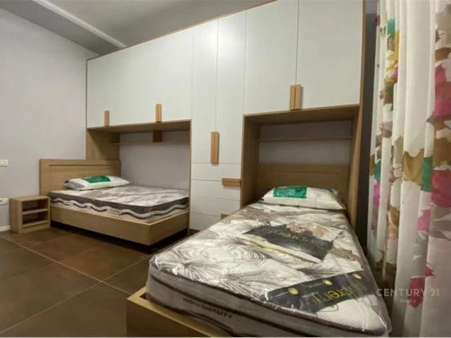 Tirane, jepet me qera 2+1+BLK 80 m² 600 Euro