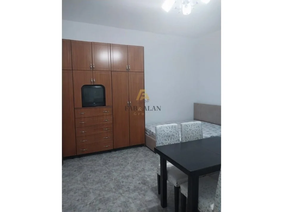 Tirane, shitet garsonier Kati 0, 68 m² 70.000 € (Shkolla e Bashkuar)