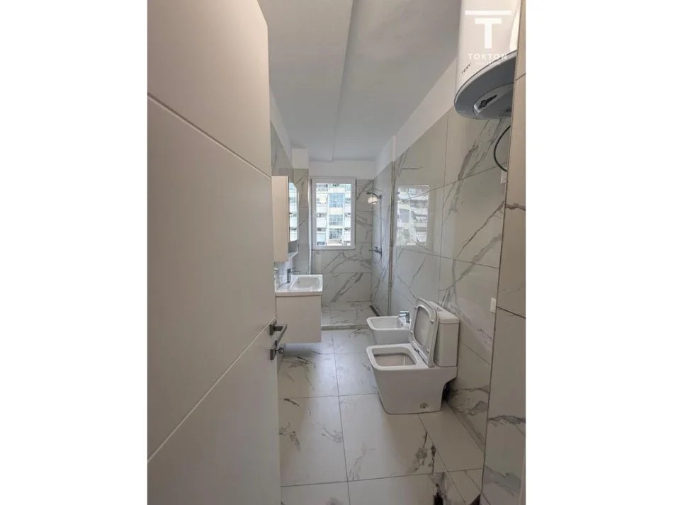 Tirane, shitet apartament 2+1 Kati 4, 100 m² 135.000 € (Rruga Muhamed Deliu)