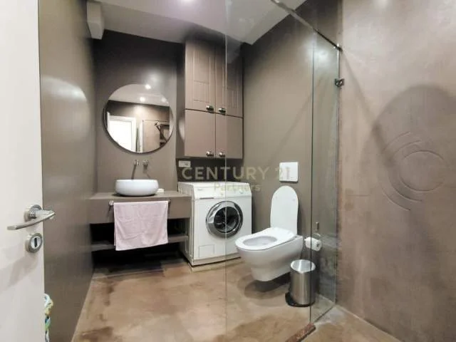 Tirane, jepet me qera apartament 104 m² 850 Euro (myslym shyre)