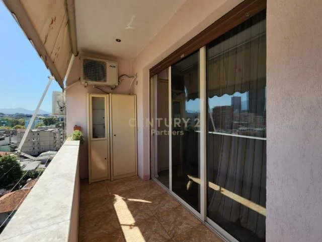 Tirane, jepet me qera apartament 104 m² 850 Euro (myslym shyre)